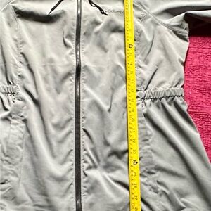 Columbia Women’s Light Gray Zip-Up Softshell Jacket With Hood